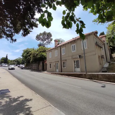 Apartamento Arbanas *